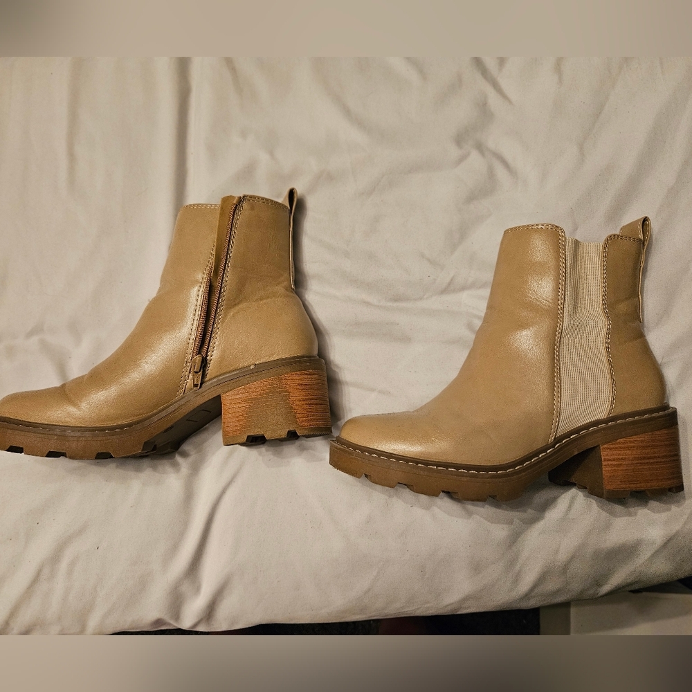 SO Women's Beige Ankle Booties